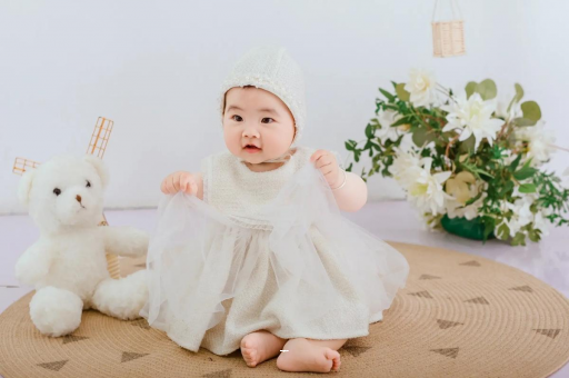 孝感宝宝吐奶正常吗